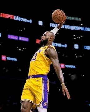 詹姆斯的遗憾：虽然助攻榜单位居第二，但很难超越第一